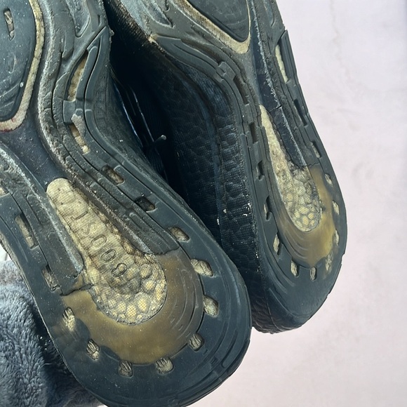 “Adidas-Mens Ultra Boost size 9.5” - Picture 5 of 12